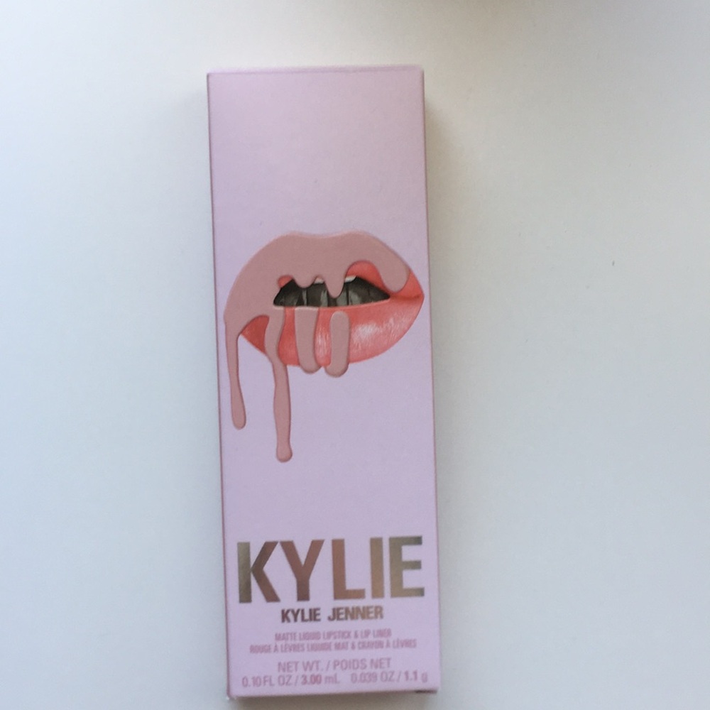 Kylie Jenner Matte Liquid Lipstick & Lip Liner